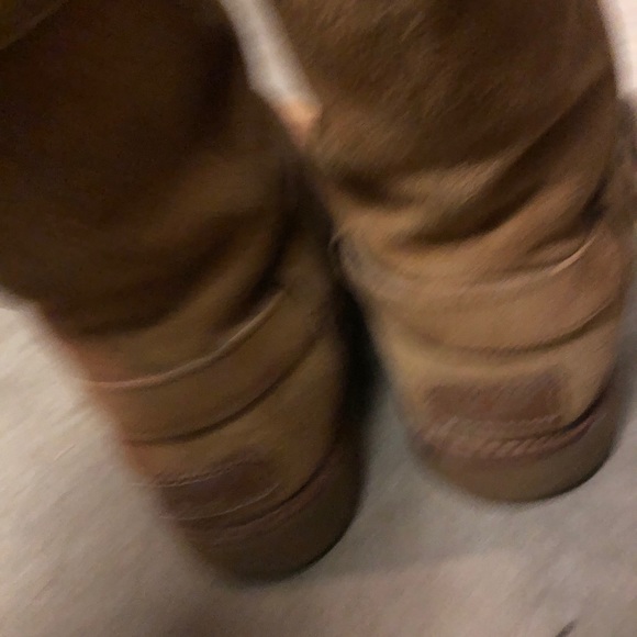 Uggs - Picture 3 of 5